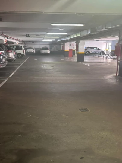 parking mercado de maravillas