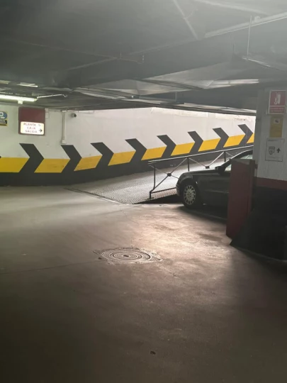 parking mercado de maravillas
