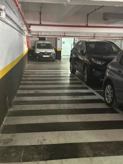 parking mercado de maravillas
