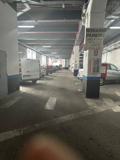 parking mercado de maravillas